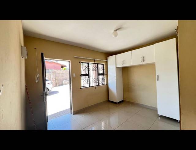 1 BEDROOM PROPERTY TO RENT IN SAVANNA PARK